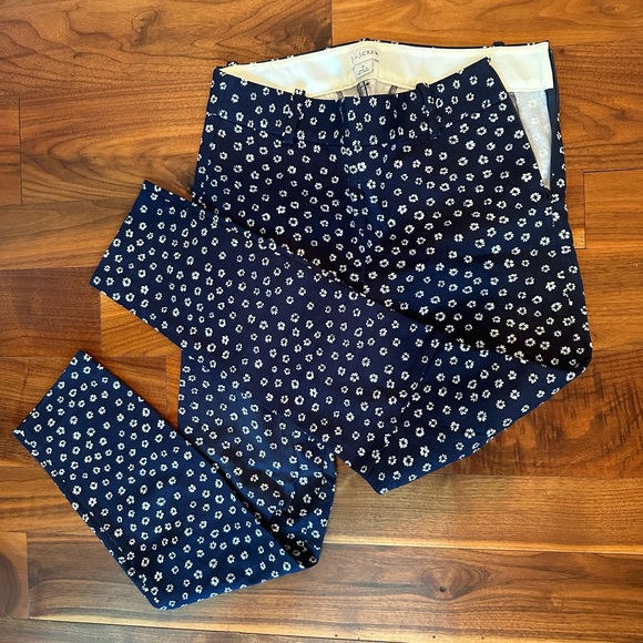 J. By J. Crew Winnie Navy Floral Pants; Size 0 - Picture 8 of 10